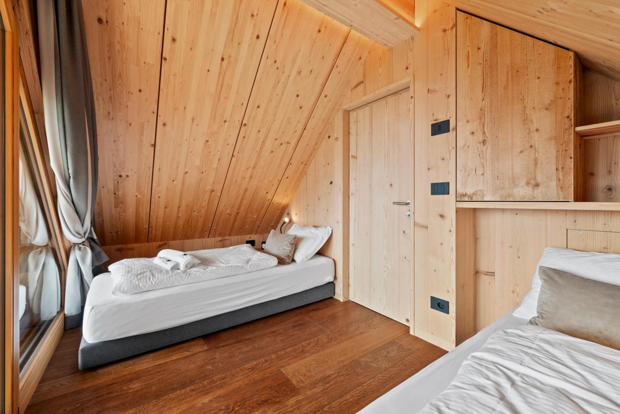 Mendola New Opening "Sissi Chalets" - Unique Luxury Hideaway With Mountain View & Sauna מראה חיצוני תמונה