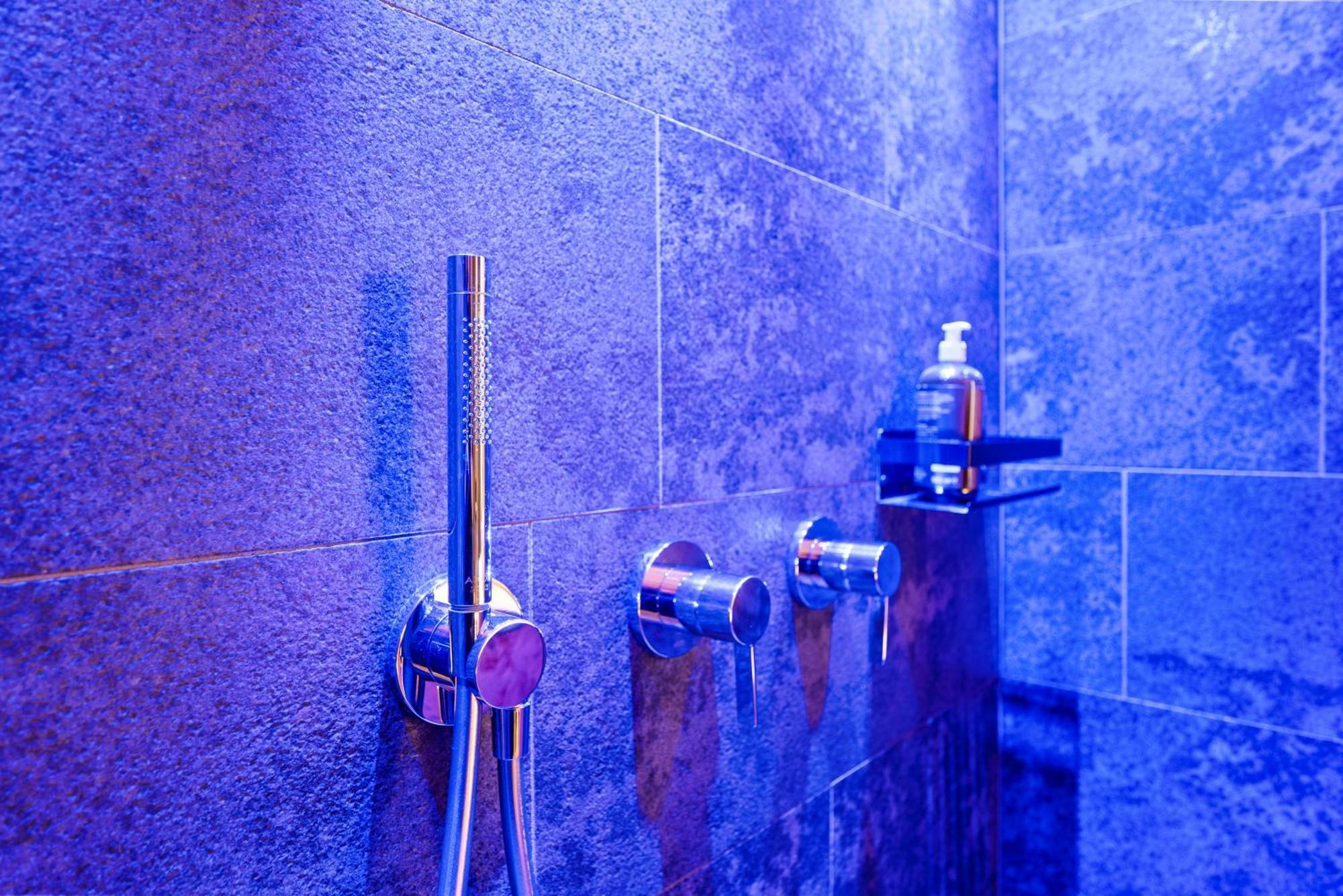 Mendola New Opening "Sissi Chalets" - Unique Luxury Hideaway With Mountain View & Sauna מראה חיצוני תמונה
