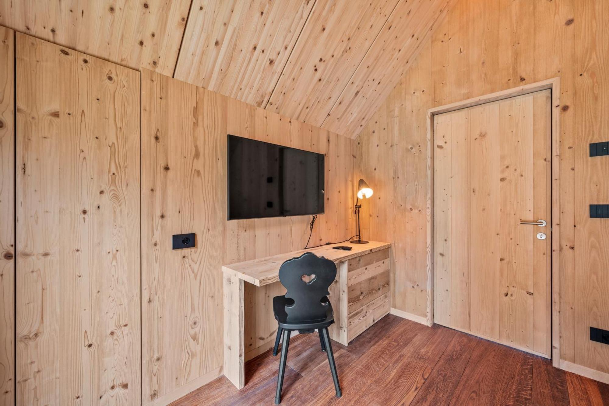 Mendola New Opening "Sissi Chalets" - Unique Luxury Hideaway With Mountain View & Sauna מראה חיצוני תמונה